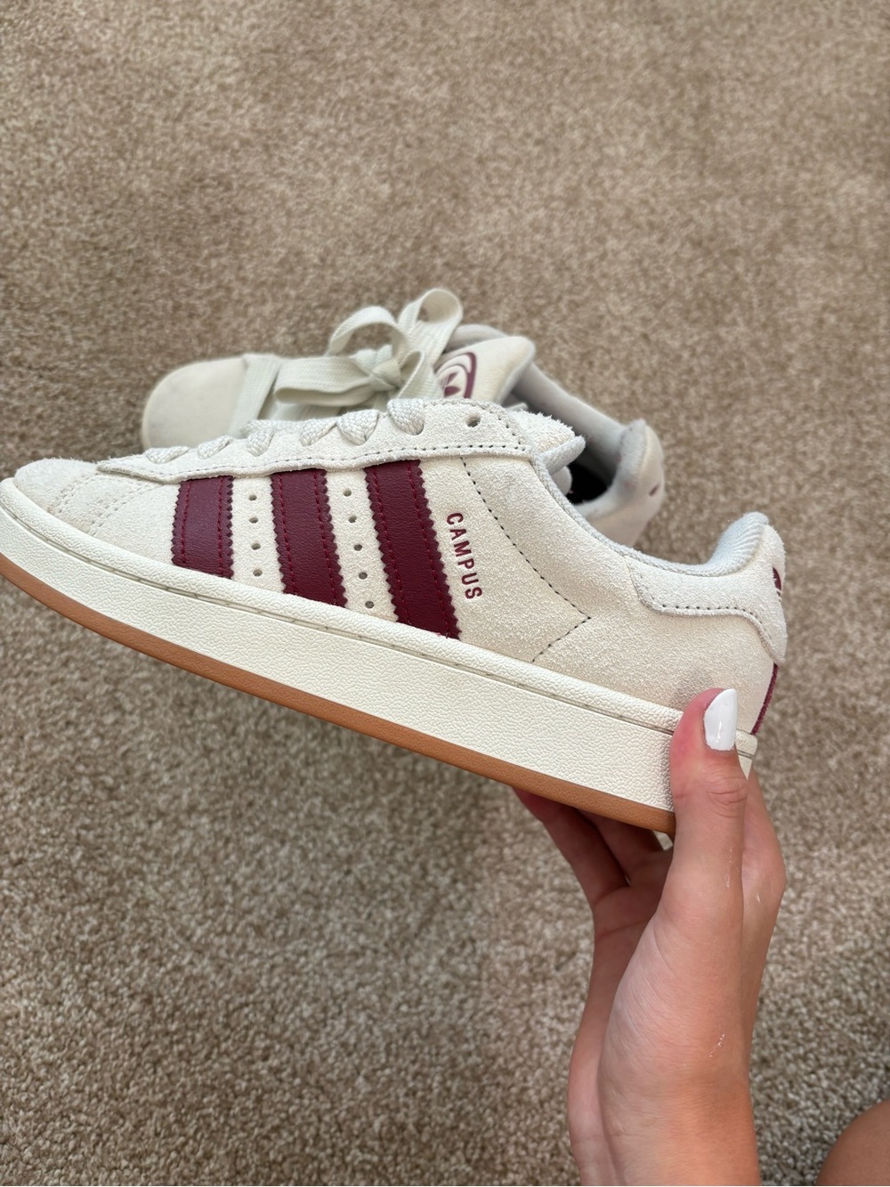 Adidas campus 00 in beige and burgundy